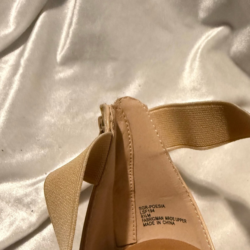 Tan strap flats - Picture 7 of 7
